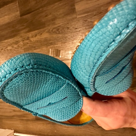 Tod’s Gommino Turquoise Pebbled Leather Driving Loafers made in Italy - Picture 5 of 7